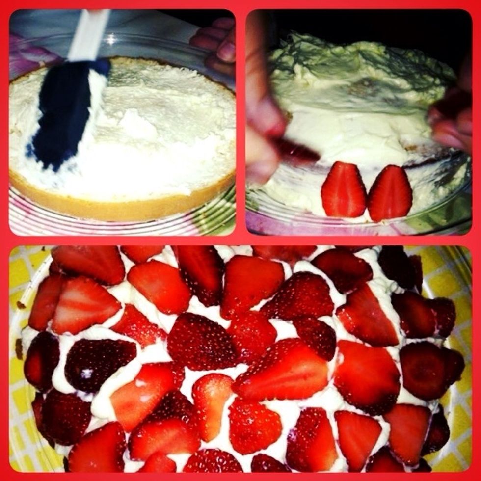 Cut cake into two halves distribute dream whip inside and out. And distribute the strawberries.\ud83c\udf53 Enjoy\ud83d\ude0b