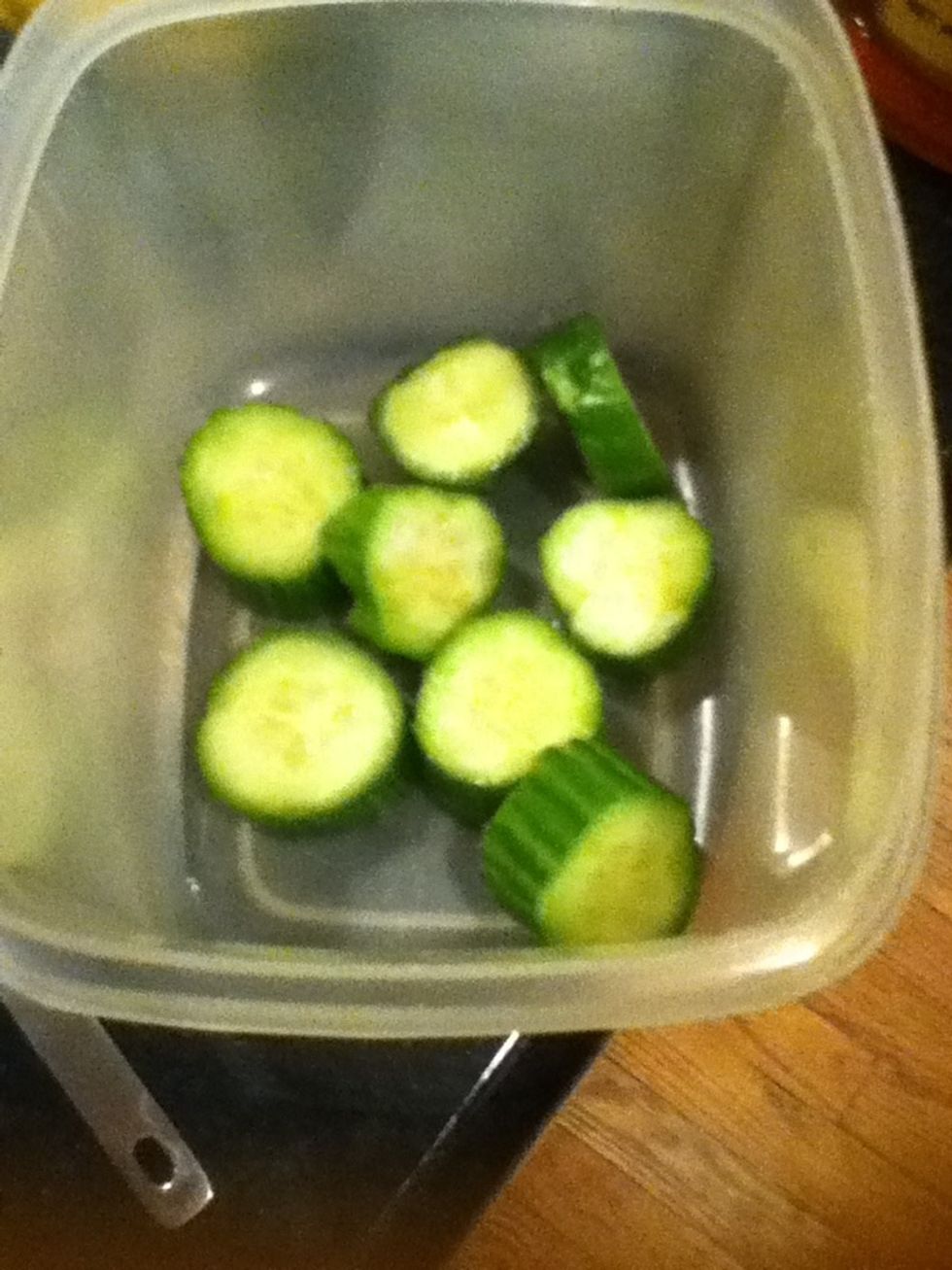 Cut cucumber into pieces and put into bowl/blender