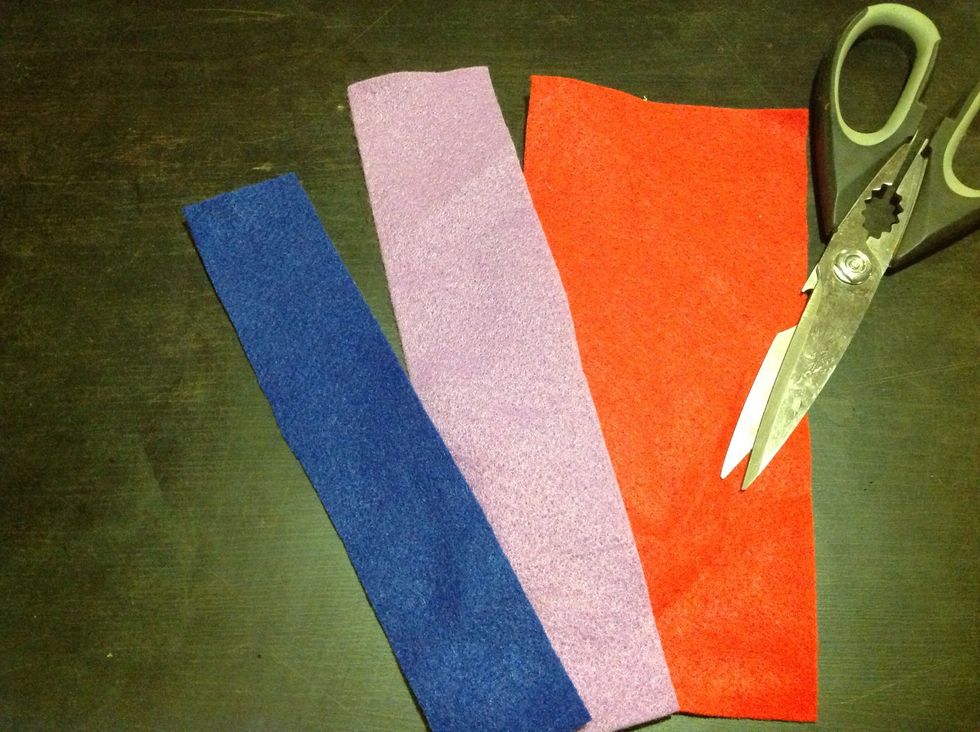 Cut felt into strips (length & width depend on how big you want your flowers so feel free to experiment)