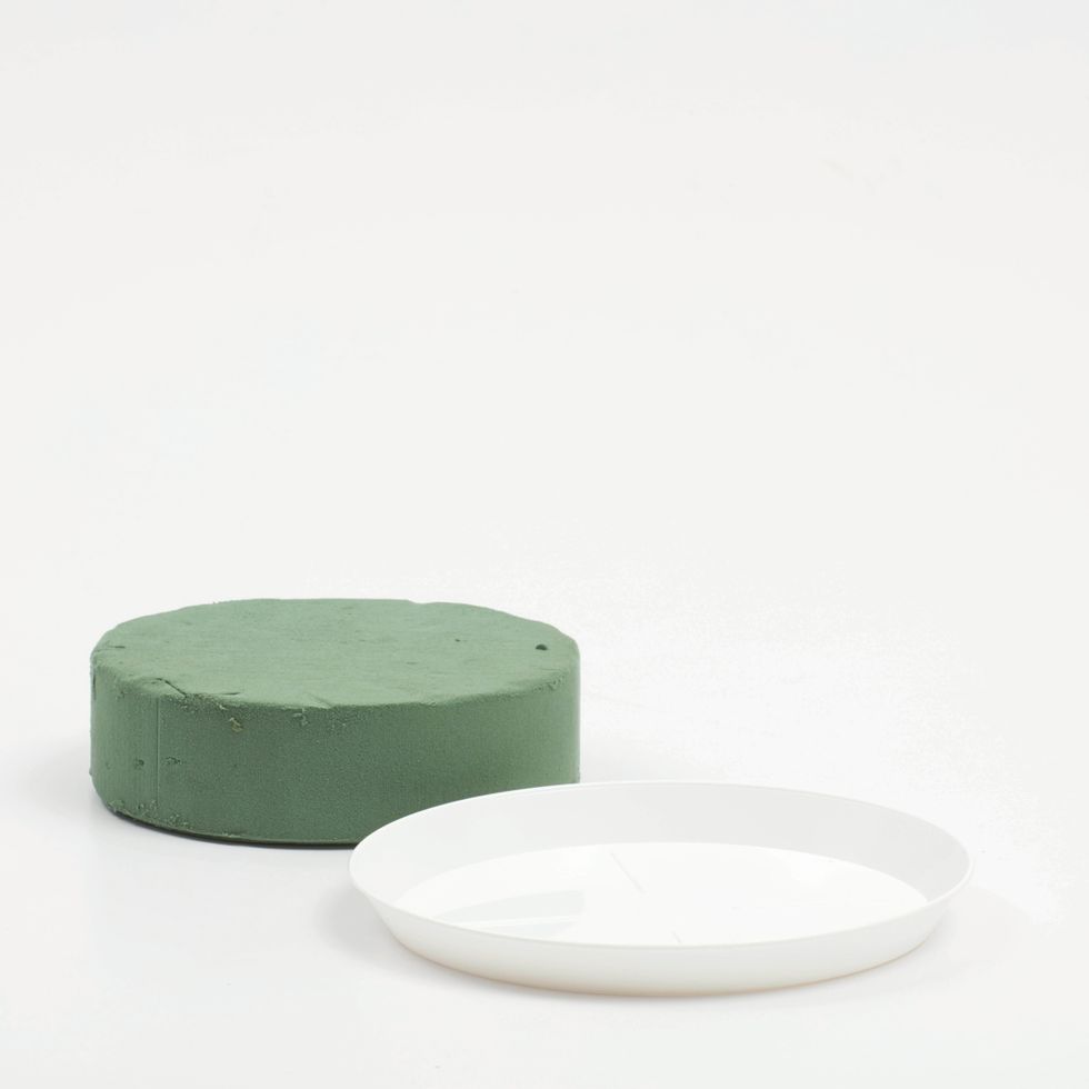 Cut floral cake foam in half length wise.