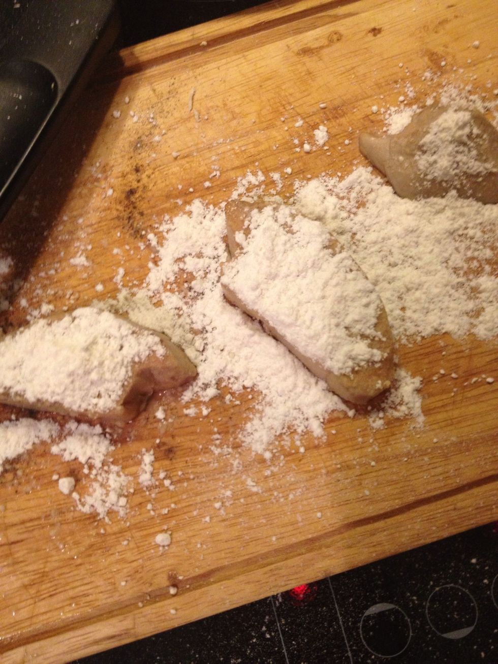 Cut foie gras into pieces abt 1-2cm thick. The trick is using heated knife. Season with salt and pepper and covered with flour on both side. Foie gras are delicate so handle them gently.