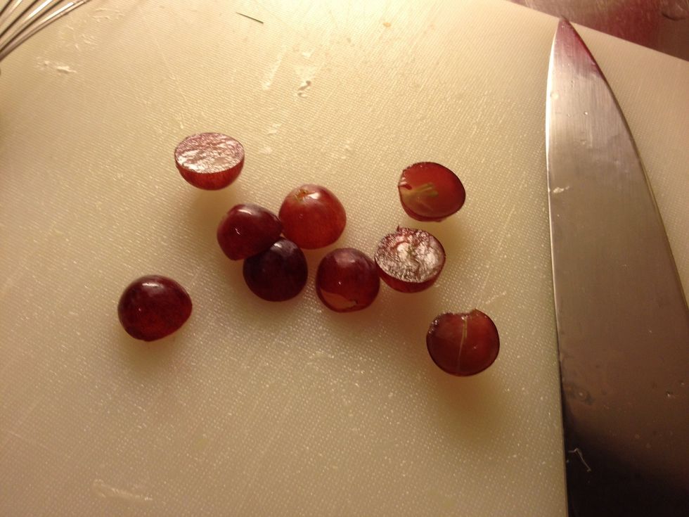 Cut grapes in small pieces