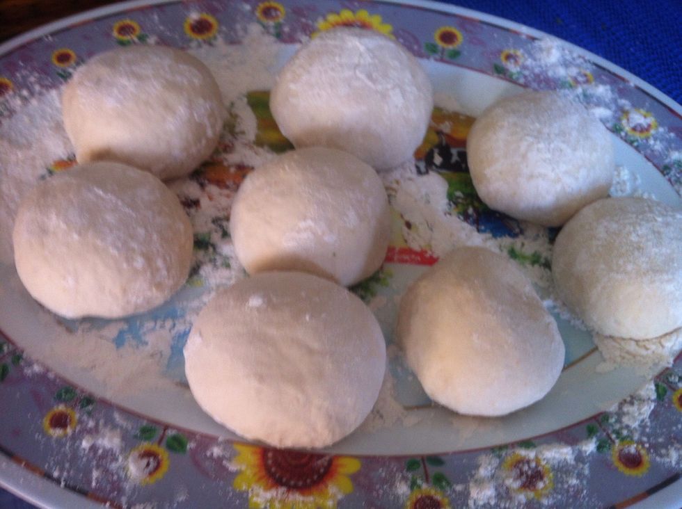 Cut it into 8 small balls. And let it rest for 3 min.