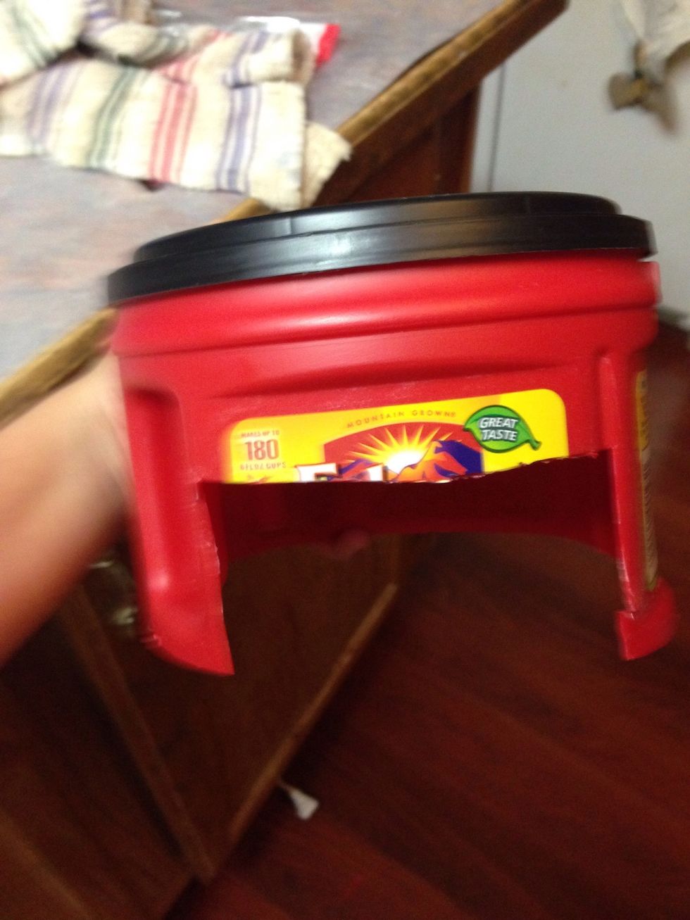 Cut it out and know you have a hide box. I'm getting me a ball python. \ud83d\ude0d\ud83d\ude0d sorry about the blurry picture.