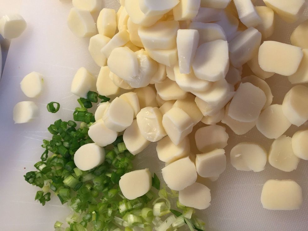 Cut mozzarella into small slices and slice green onions. (Add onions to melted butter/ ranch mix)