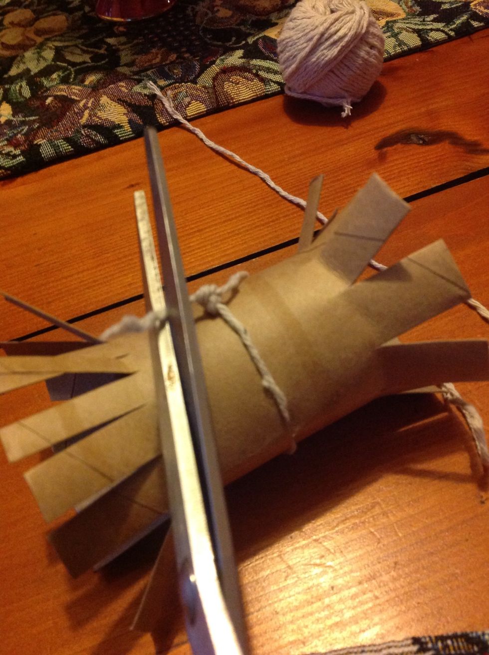 Cut of the extra string.