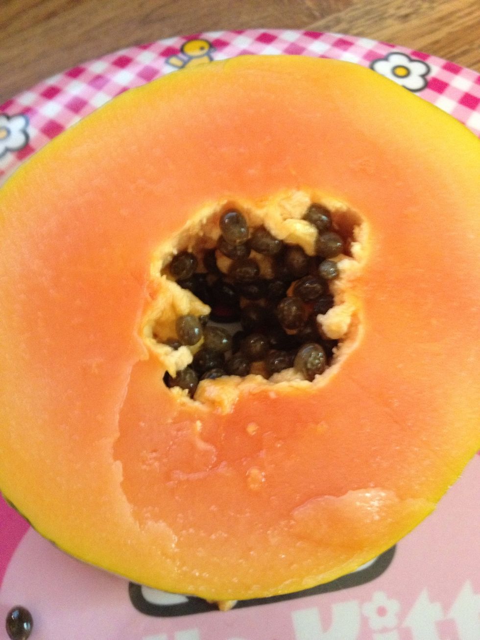 Cut off a piece of papaya about 1 1/2 inches thick.