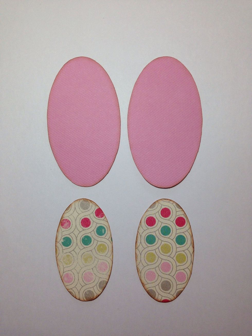 Cut out all ears and ink the edges.