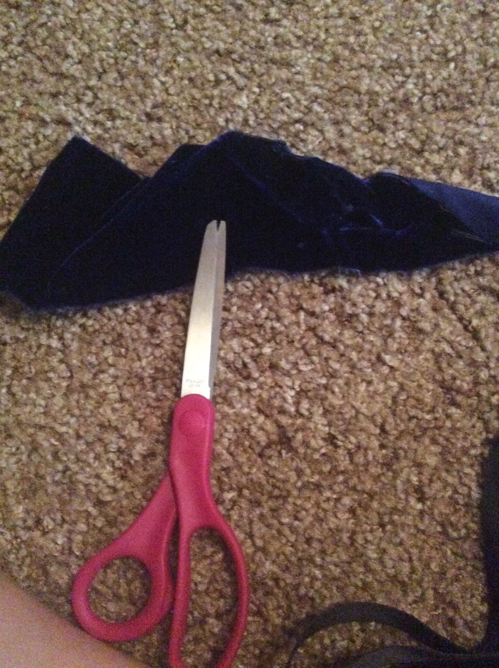 Cut out circle and glue half of it down