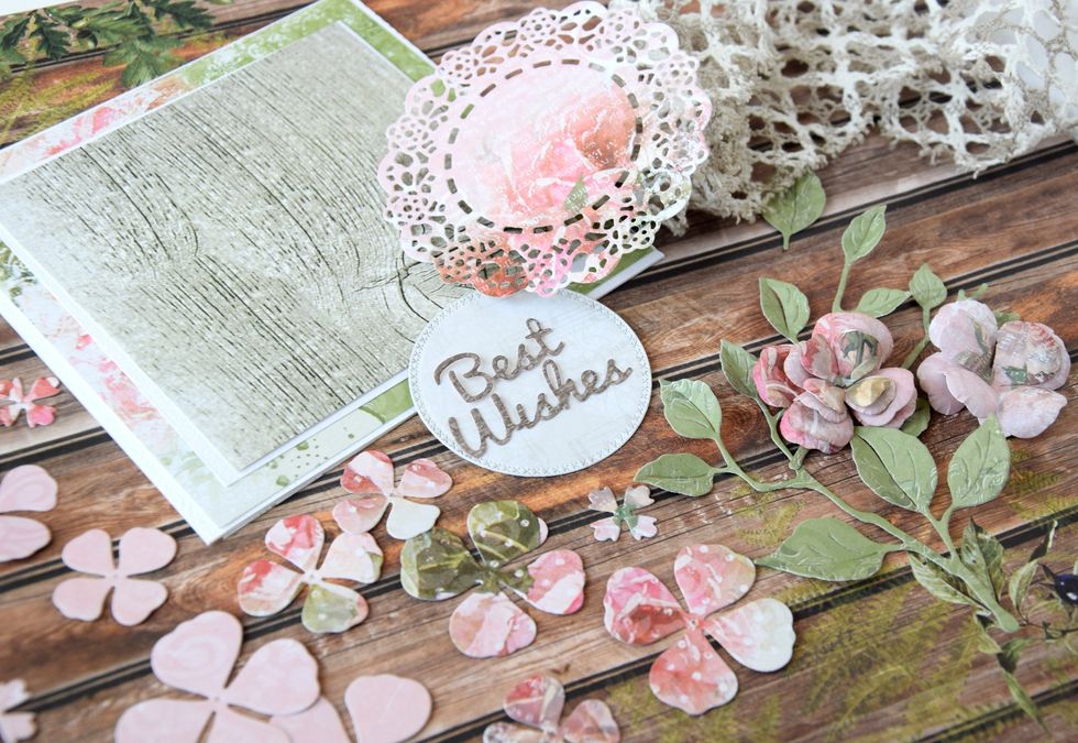Cut out flowers and leaves from the CottageCutz 3D Flower 5, CottageCutz Leafy Foliage (4x6)
