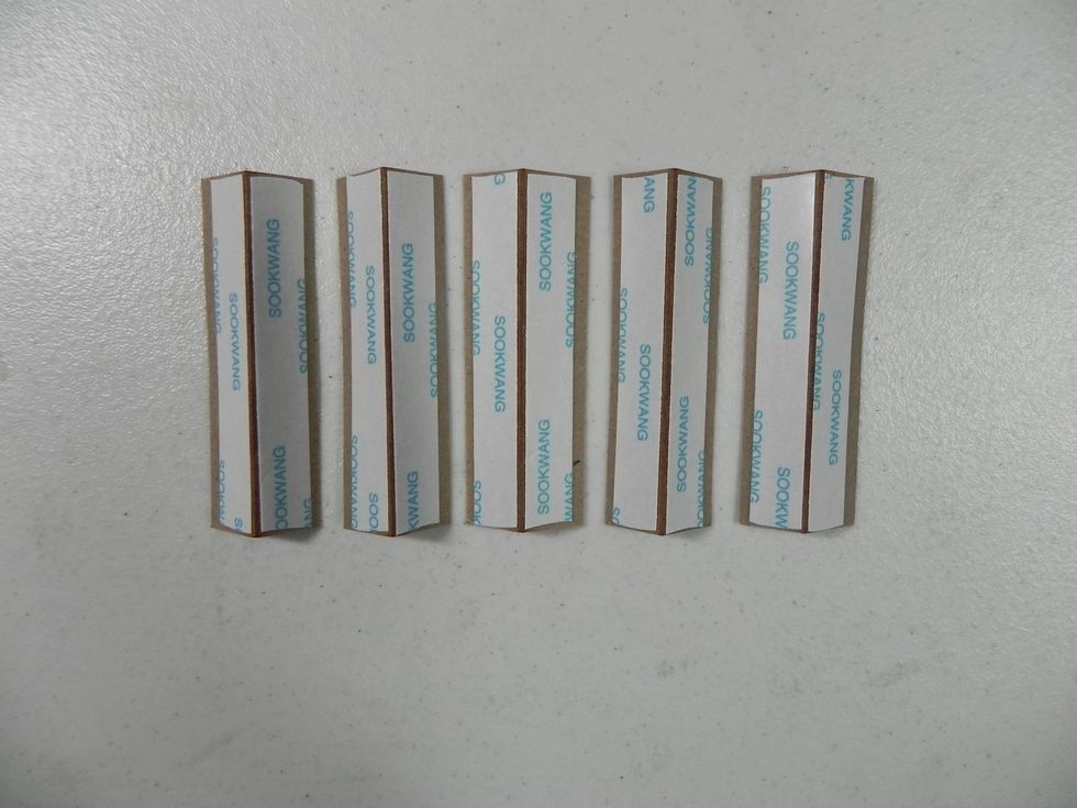 Cut out of Kraft Cardstock (5) 1 x 2 1/2" (hinges), score in half (1/2" on the 1" side), fold, add tape.