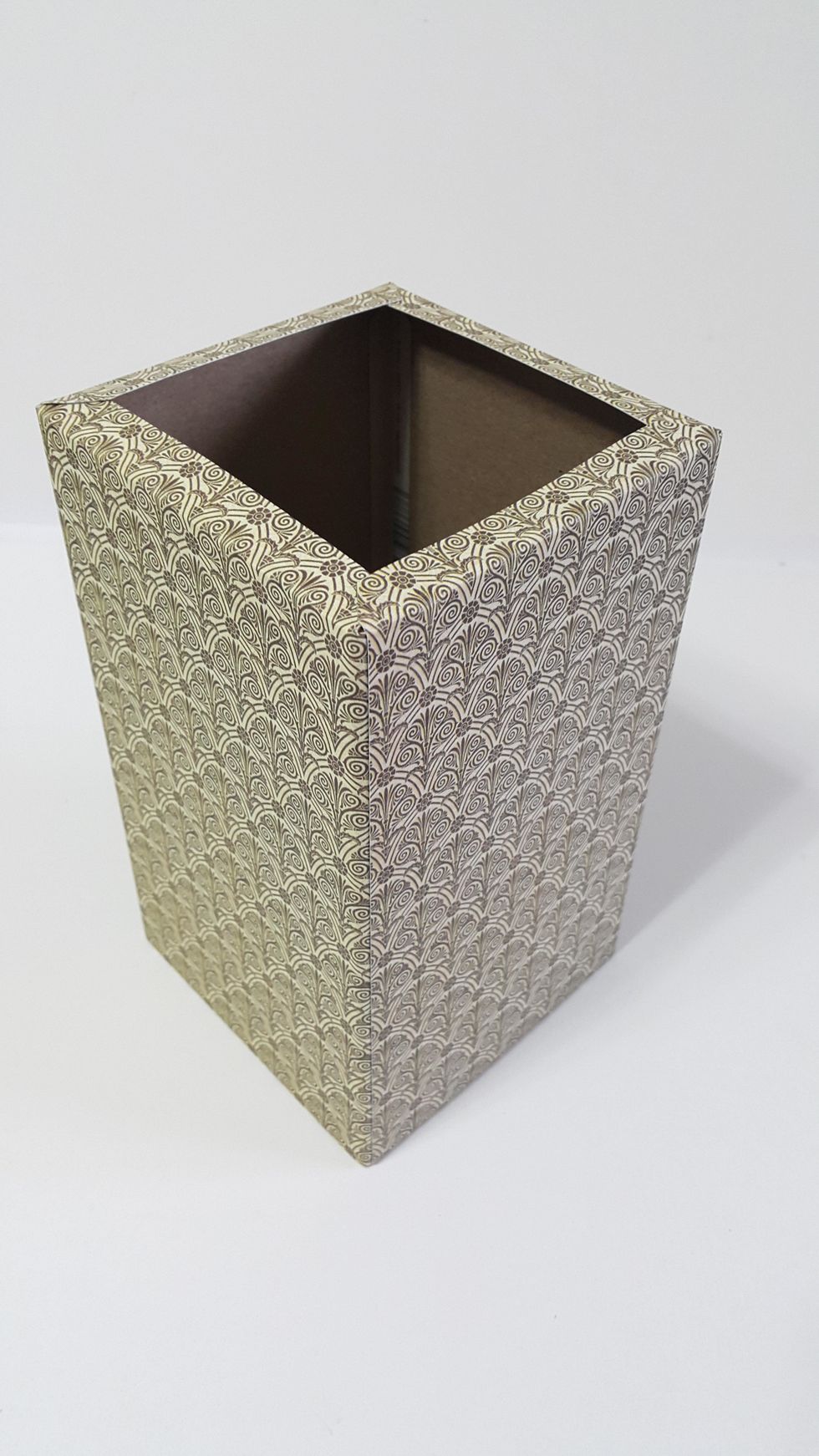 Cut paper 2pcs 4"(W)x8(H) to cover the sides, left the top half inch for connecting as well, apply ink on the edges if desired.