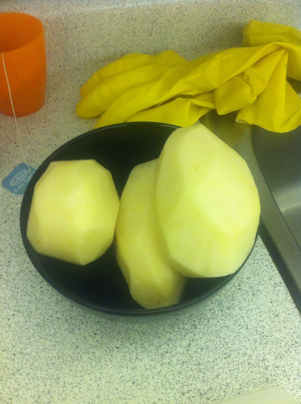 Cut potato into circles