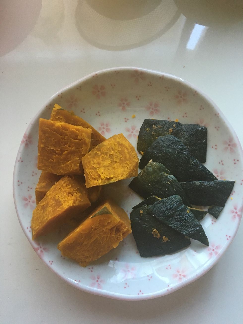 cut pumpkin into bite-size\u2192600w 5min Peel of pumpkin rind\u2192After It'll use for pumpkin face!