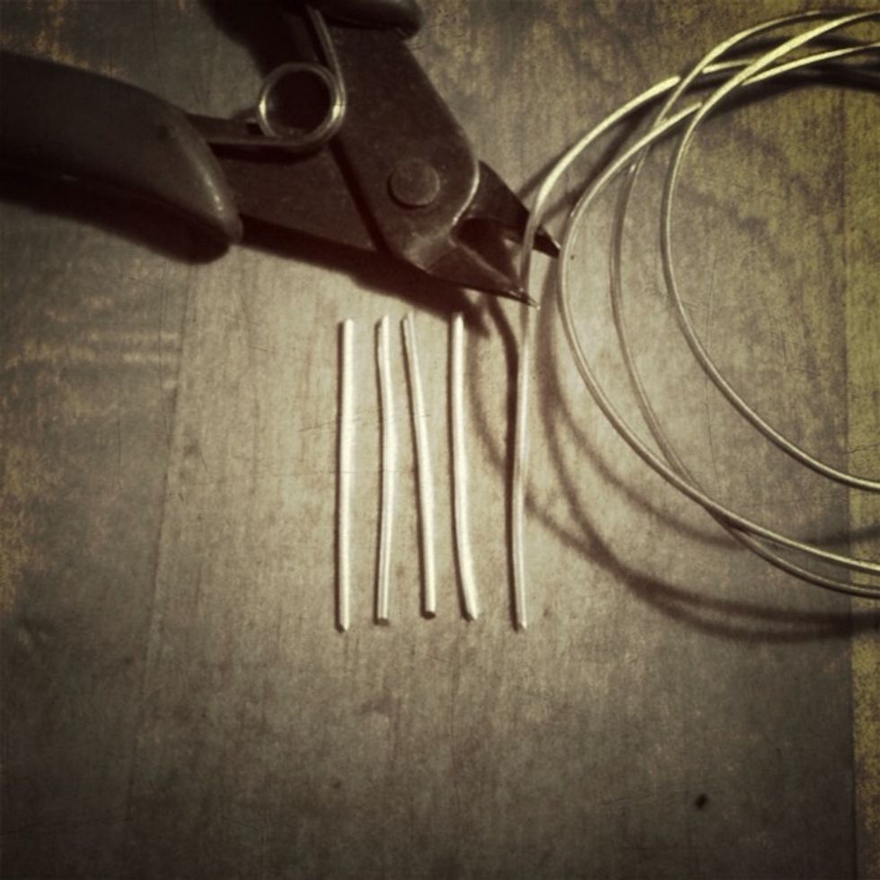 Cut sterling silver wire (or copper, gold, gold filled) according to the supplies list.