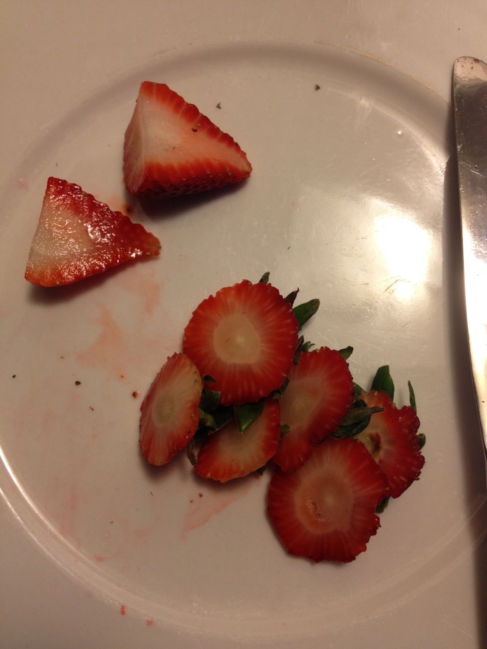 Cut strawberries like so. I used 6 in mine