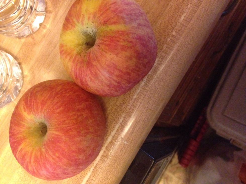 Cut the apples in pieces and add them to the blender. Remove the seeds and stem before adding. You can peel the apple if you want to but I left the skins on.