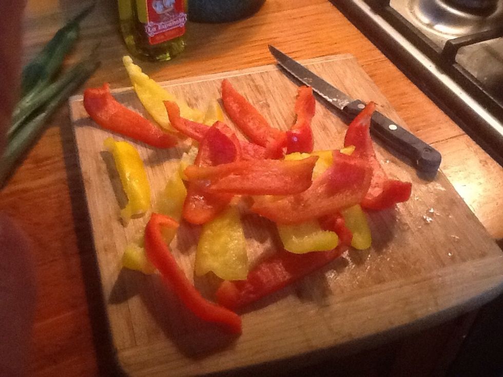 Cut the capsicum into eighths or thin strips.