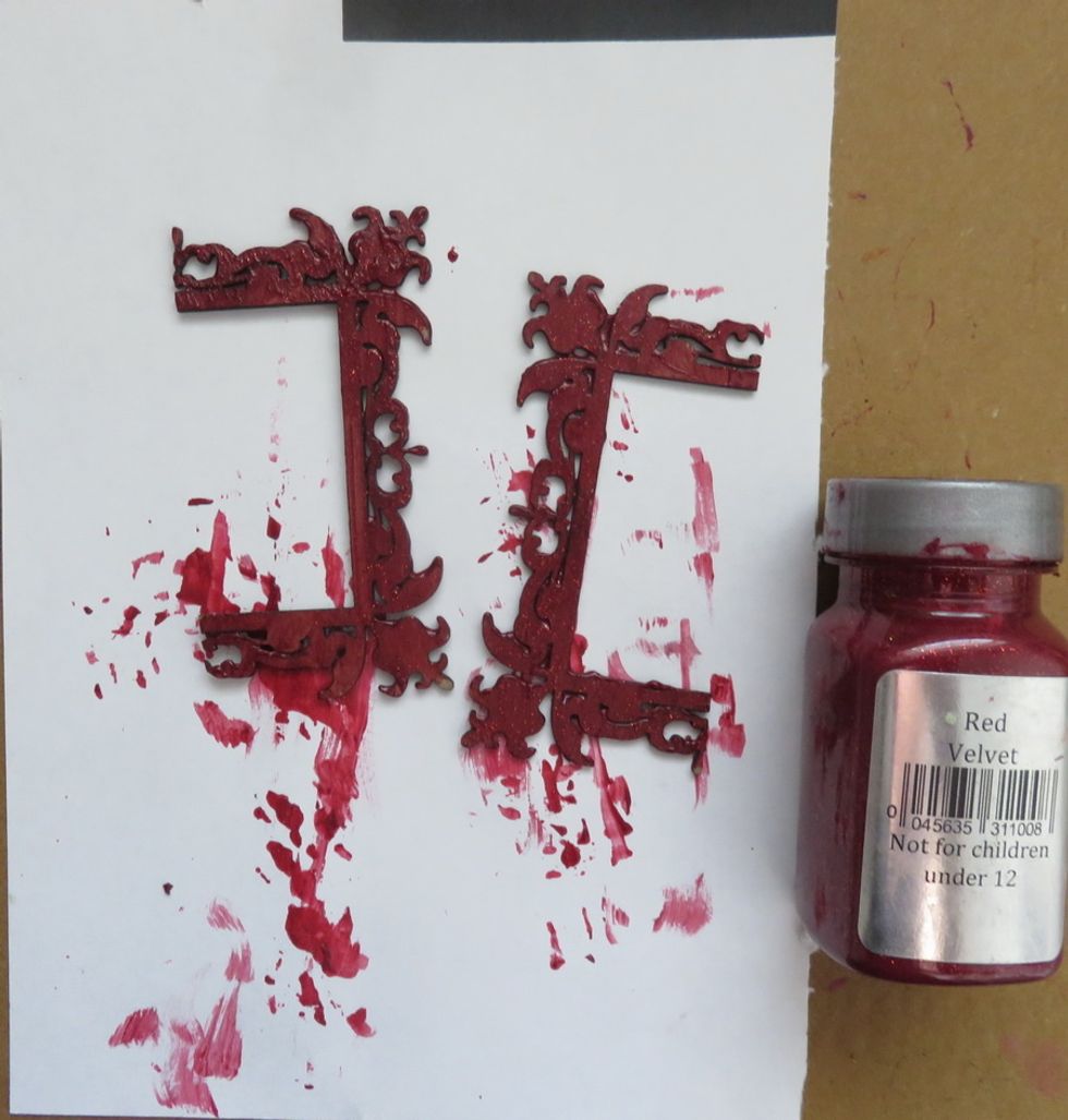 Cut the chipboard frame into halves and paint over with Red Velvet paint.