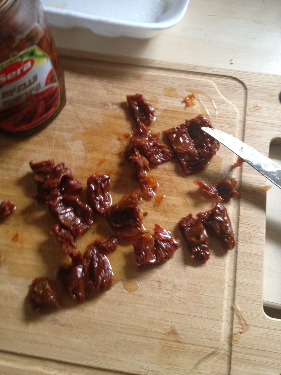 Cut the dry tomatos into small pieces