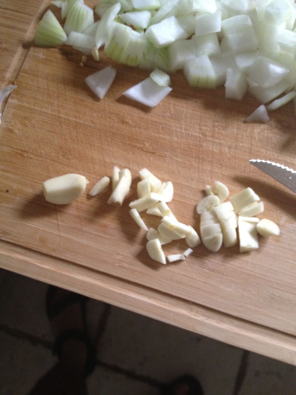 Cut the garlic
