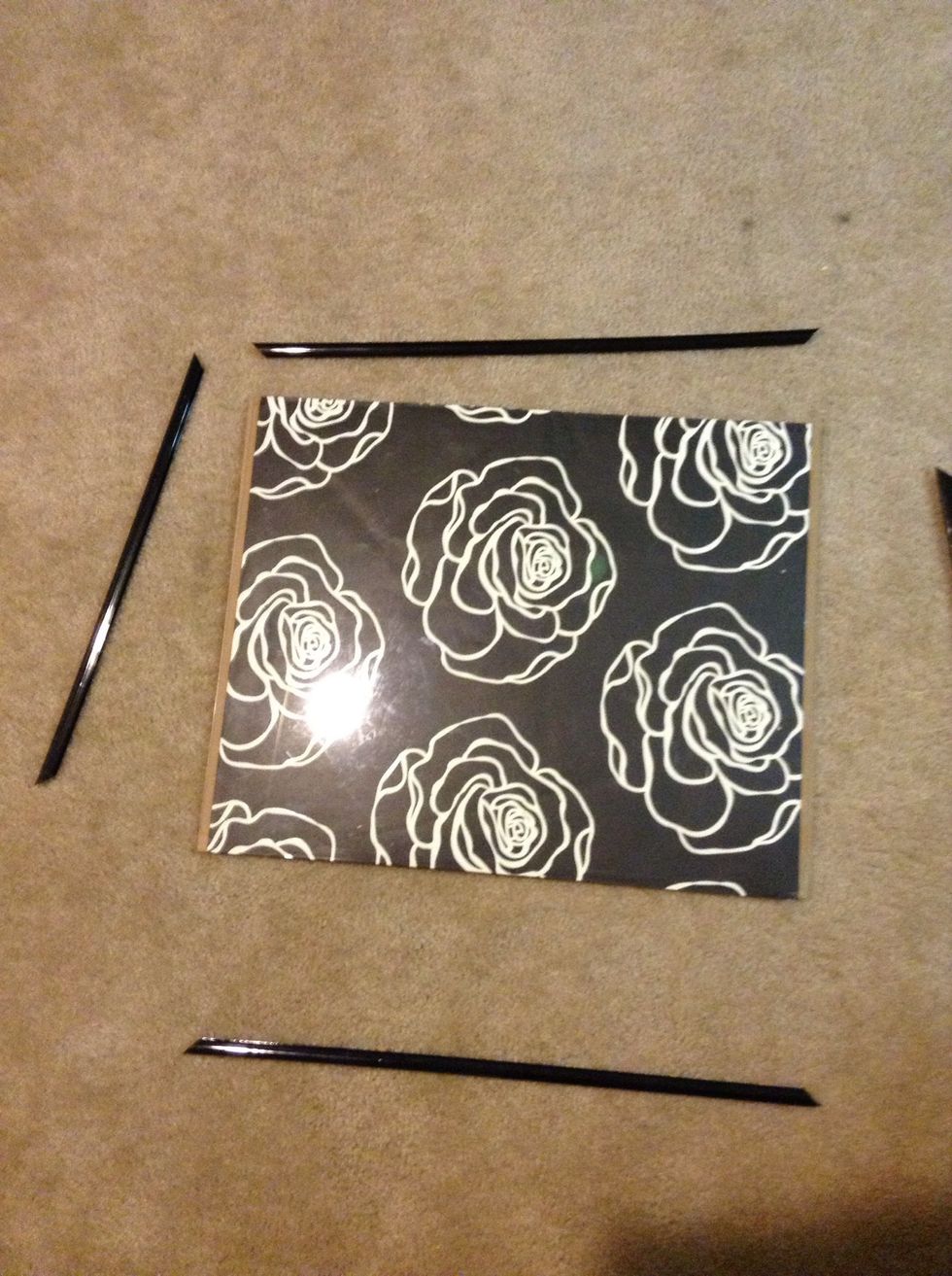 Cut the gift bag to desired size and place under the clear plastic cover.