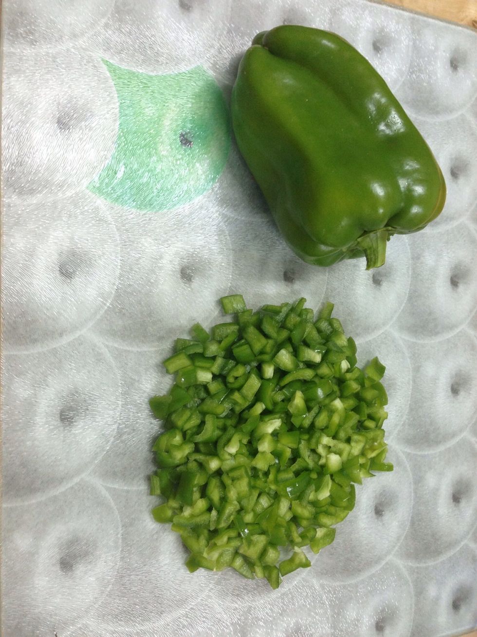 Cut the green pepper (2 big )
