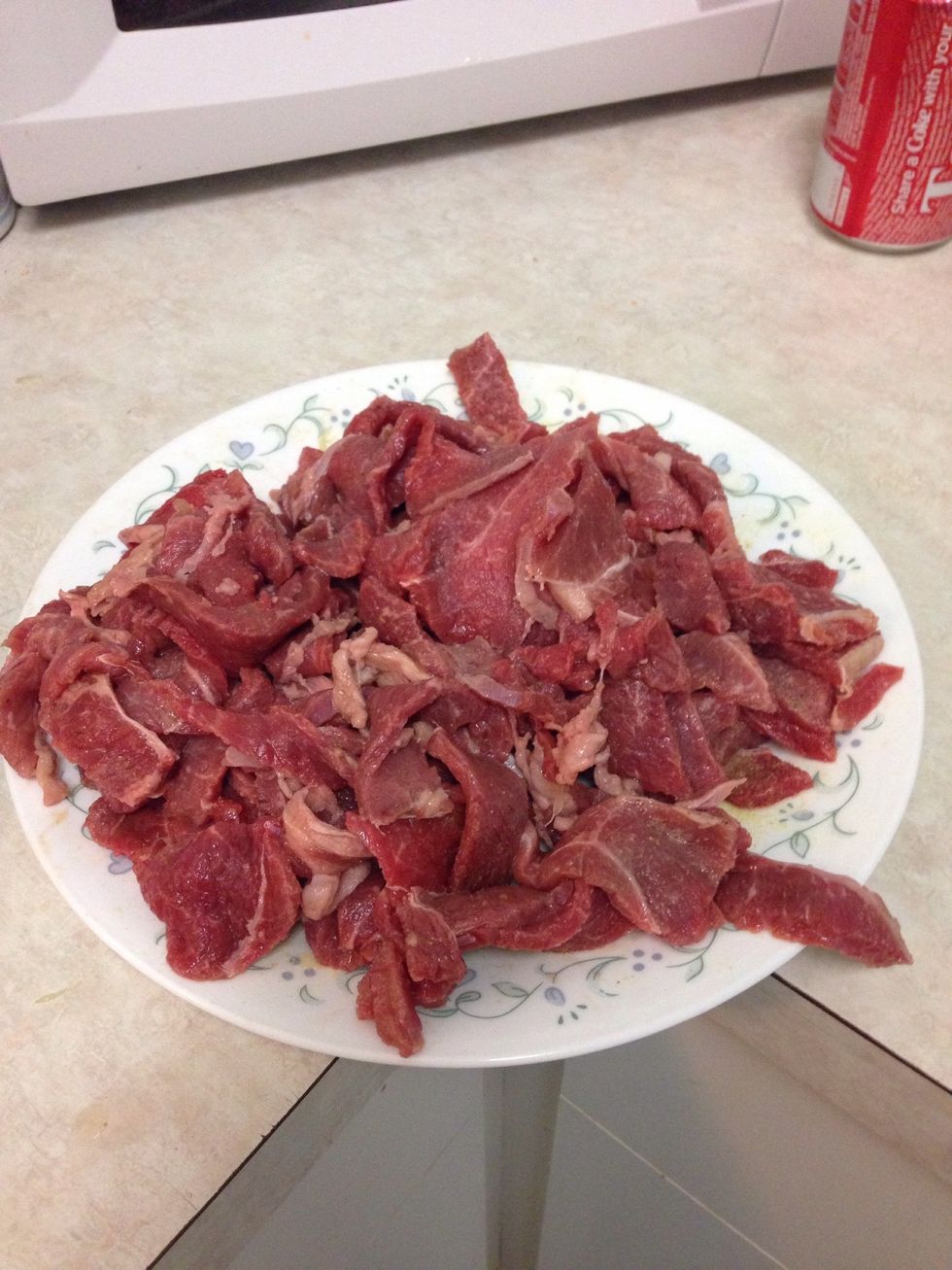 Cut the meat into thin cut pieces (I use the thin cut steaks that are prepared for Milanesa).