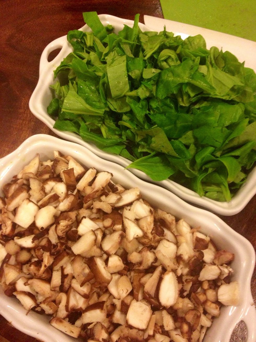 cut the mushroom and spinach at this point turn on the oven to 175C
