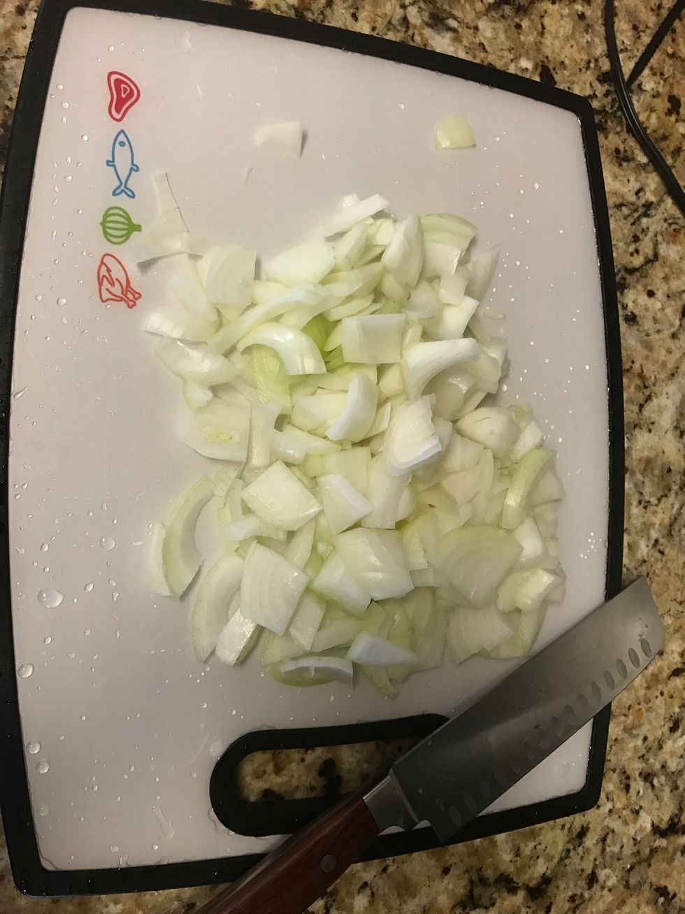 Cut the onion into bite-sized pieces.