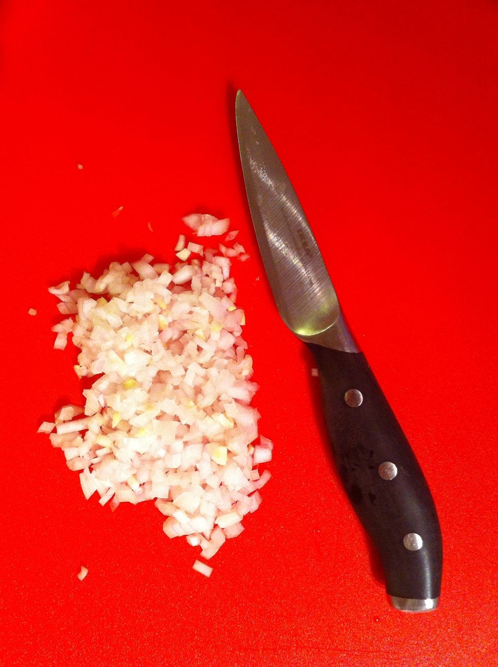 Cut the onion into small squares
