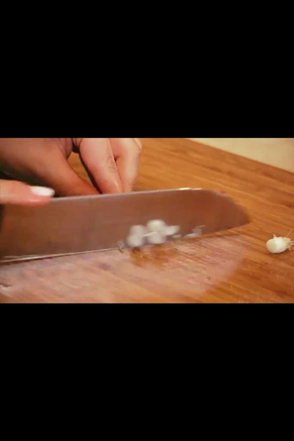 cut the onions and put it in the bowl