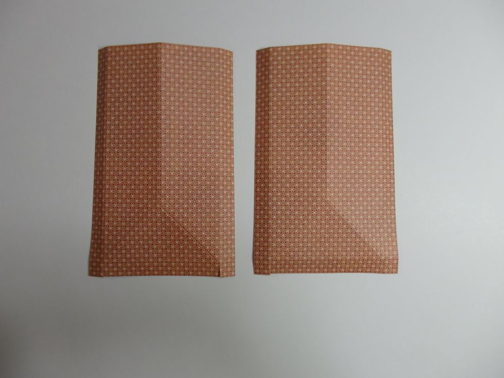 Cut the paper 7'x4 1/2' then score 1/2' all around