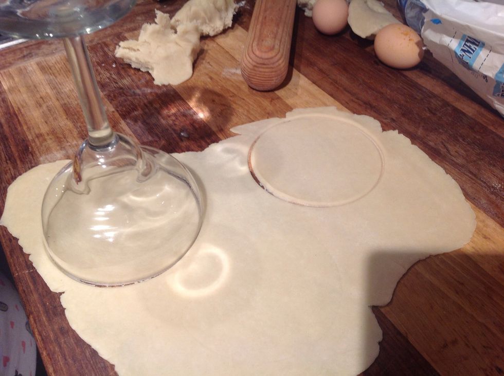 Cut the pastry using a circular frame