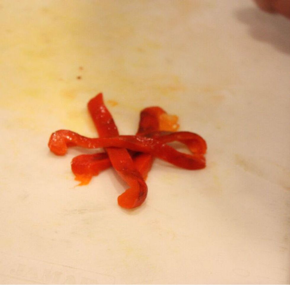 Cut the peppers into desired shapes.