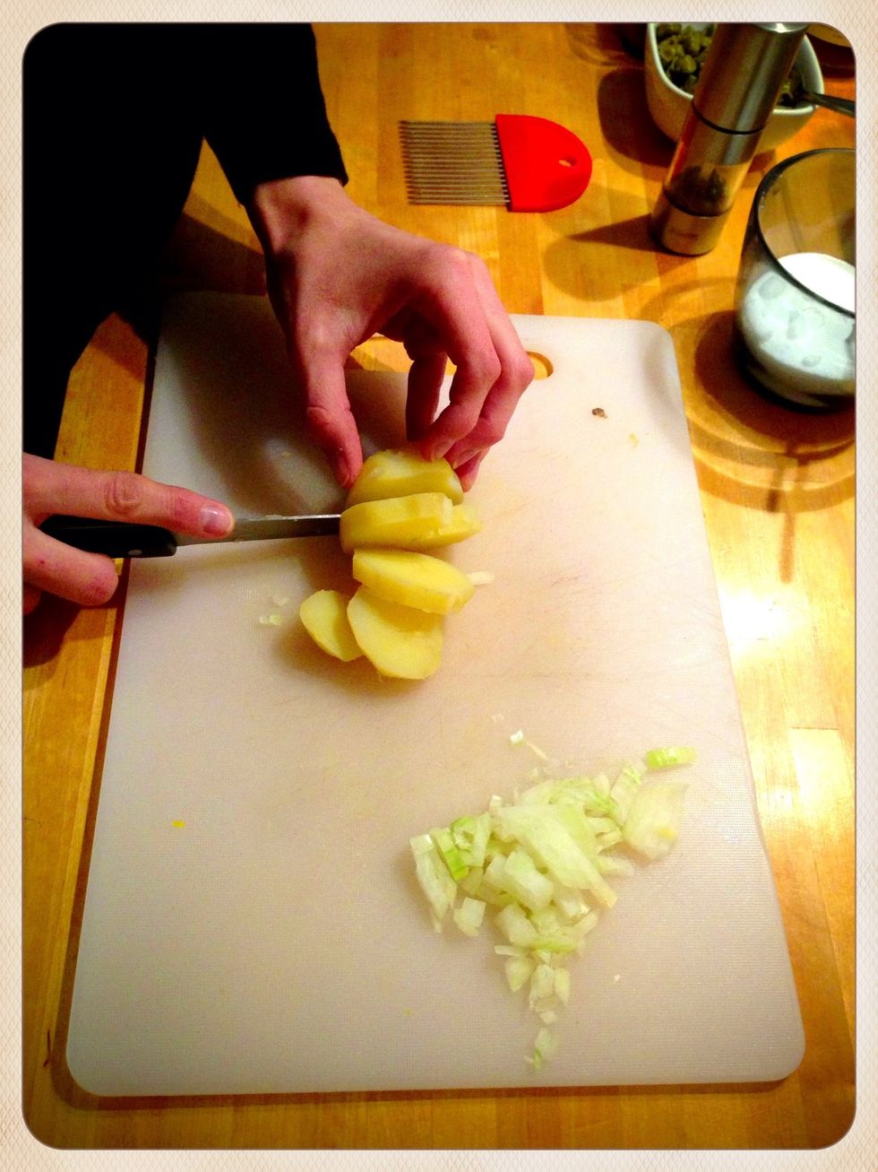 Cut the potatoes like that.