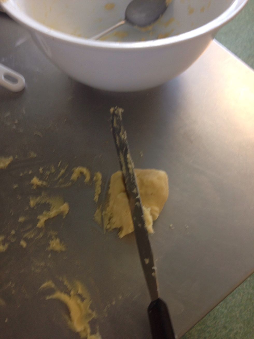 Cut the smallest size and roll into round balls like so....