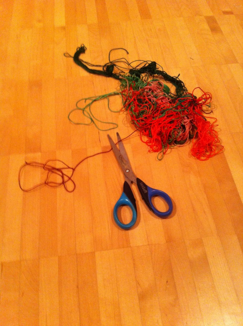 Cut the thread to about 18 Inches, this way (depending on the thread) the braided sections will be about 2 to 3 inches.