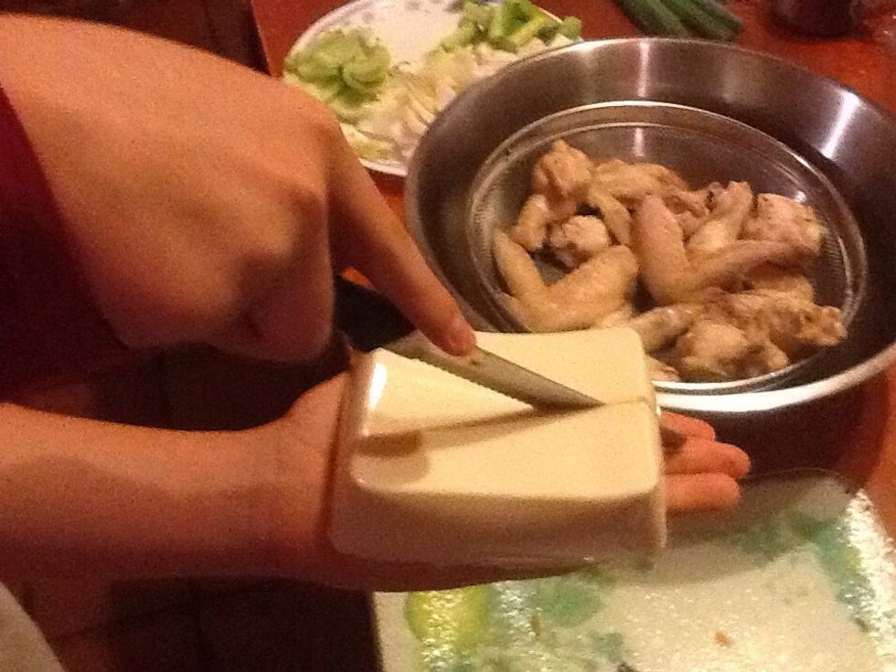 Cut tofu into 8 pieces