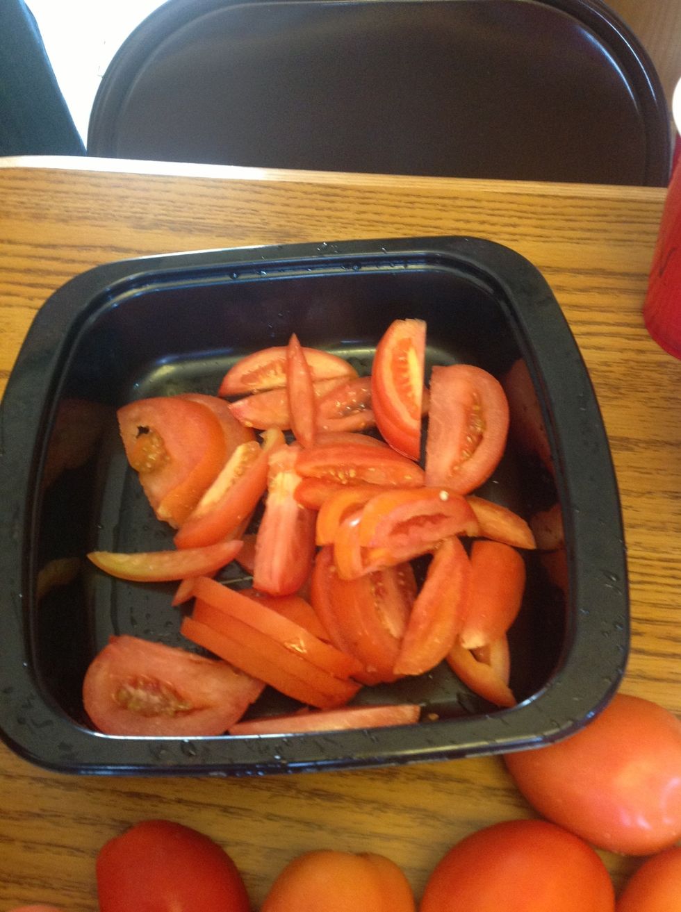 Cut tomatoes in stripes