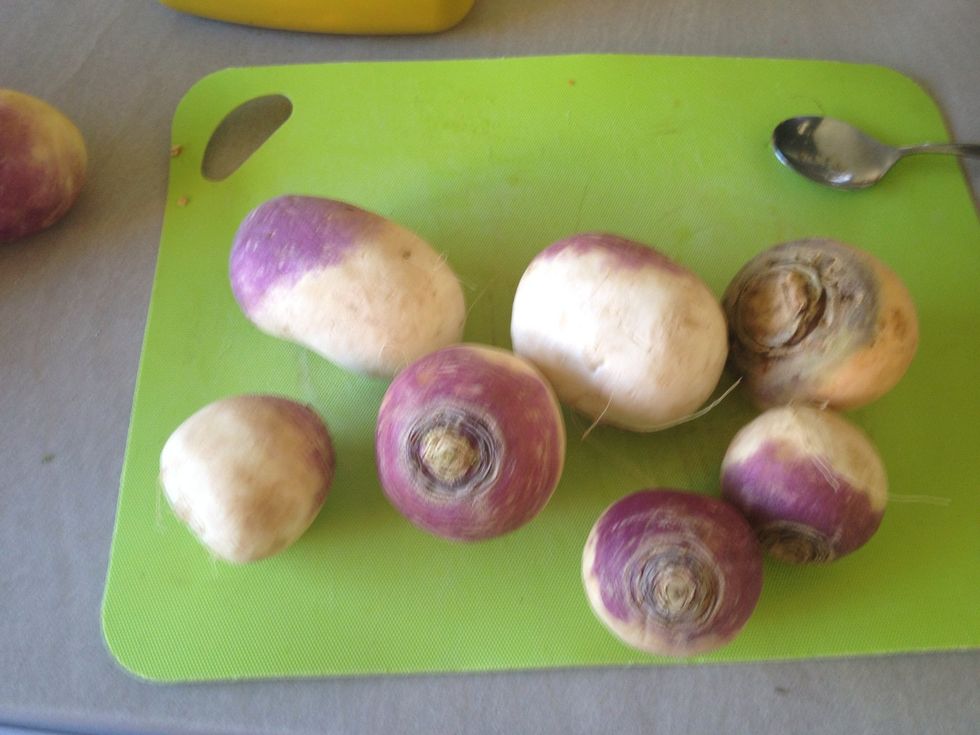 Cut tops off swedes and cut into cubes