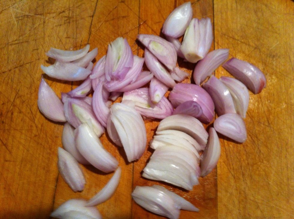 Cut up shallots.