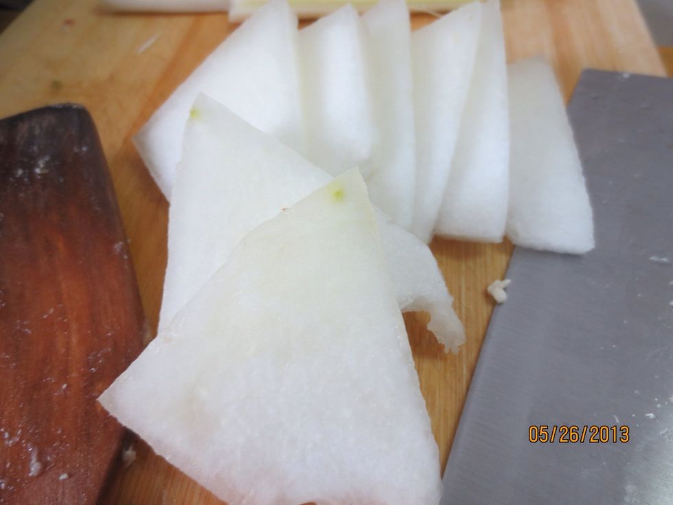 Cut up thin slices of winter melon