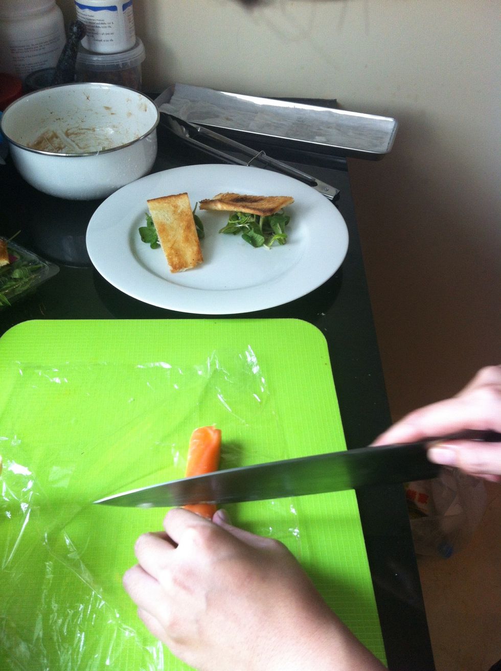 Cut ur cigar in haft and trim both edges