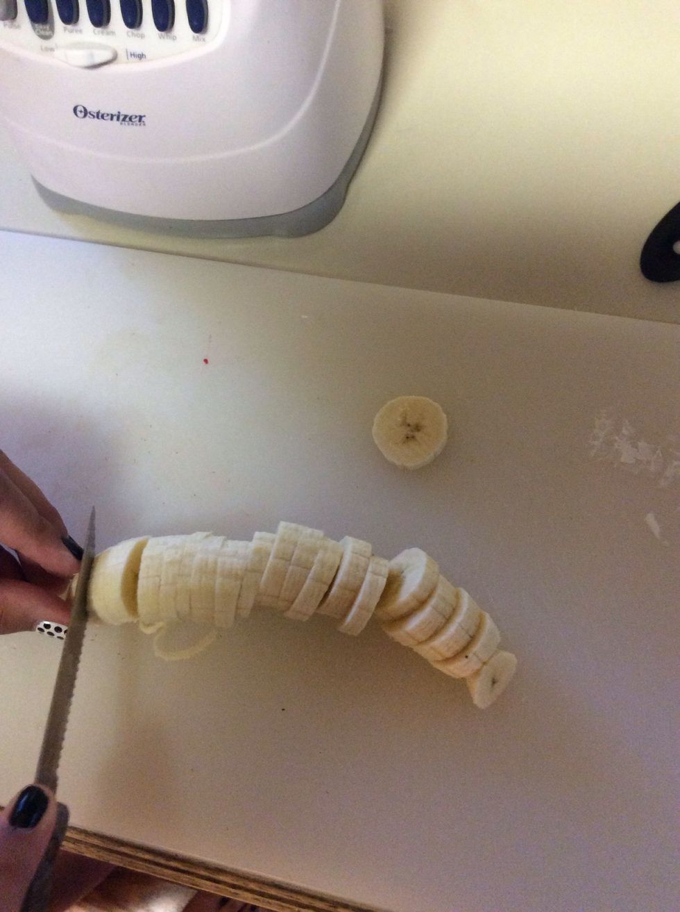 Cut your banana into equally thin slices.