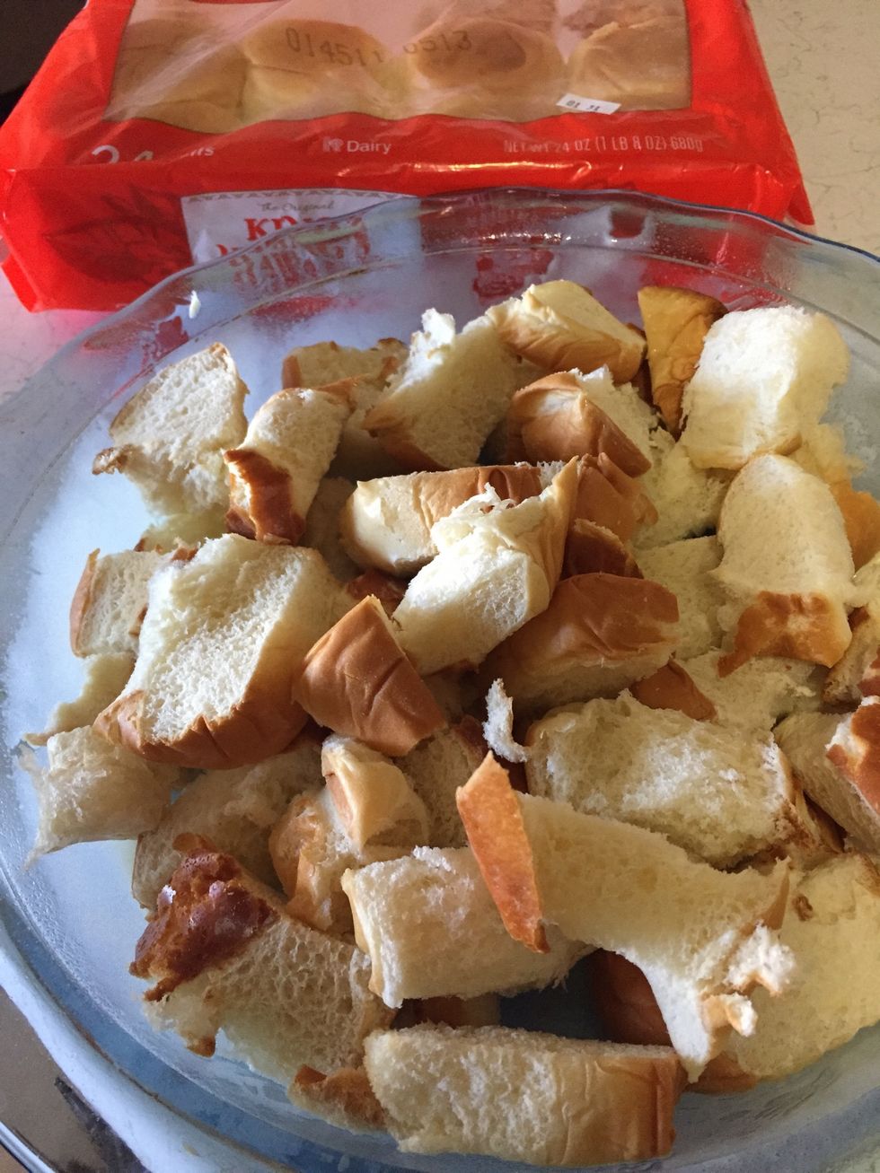 Cut your bread in cube. I'm using Hawaiian bread. You welcomed to used any kind of bread such as wheat, challah,or banquette too. Heated your oven at 350F.