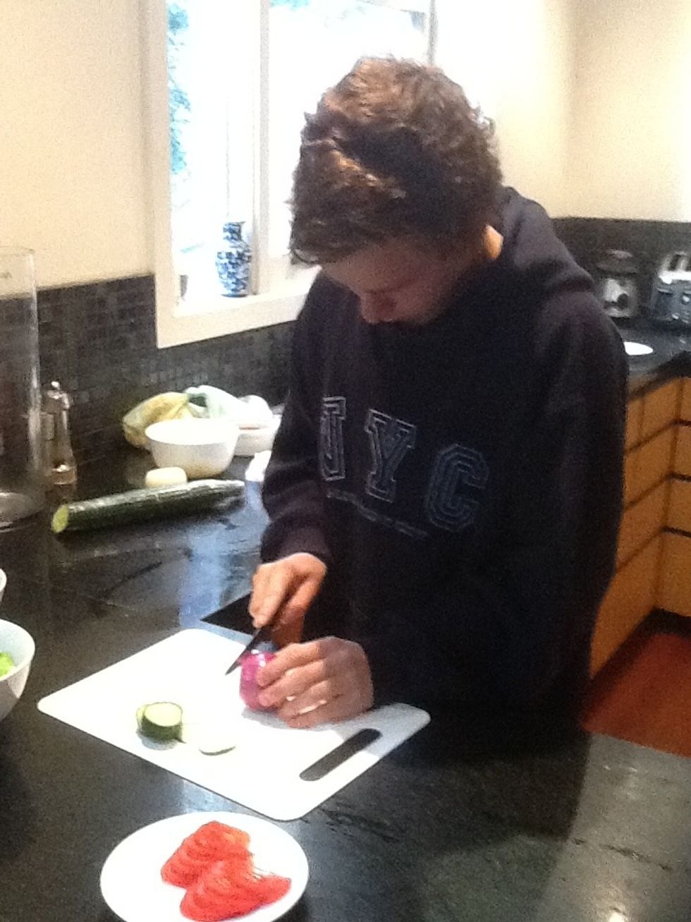 Cutting the Spanish onion