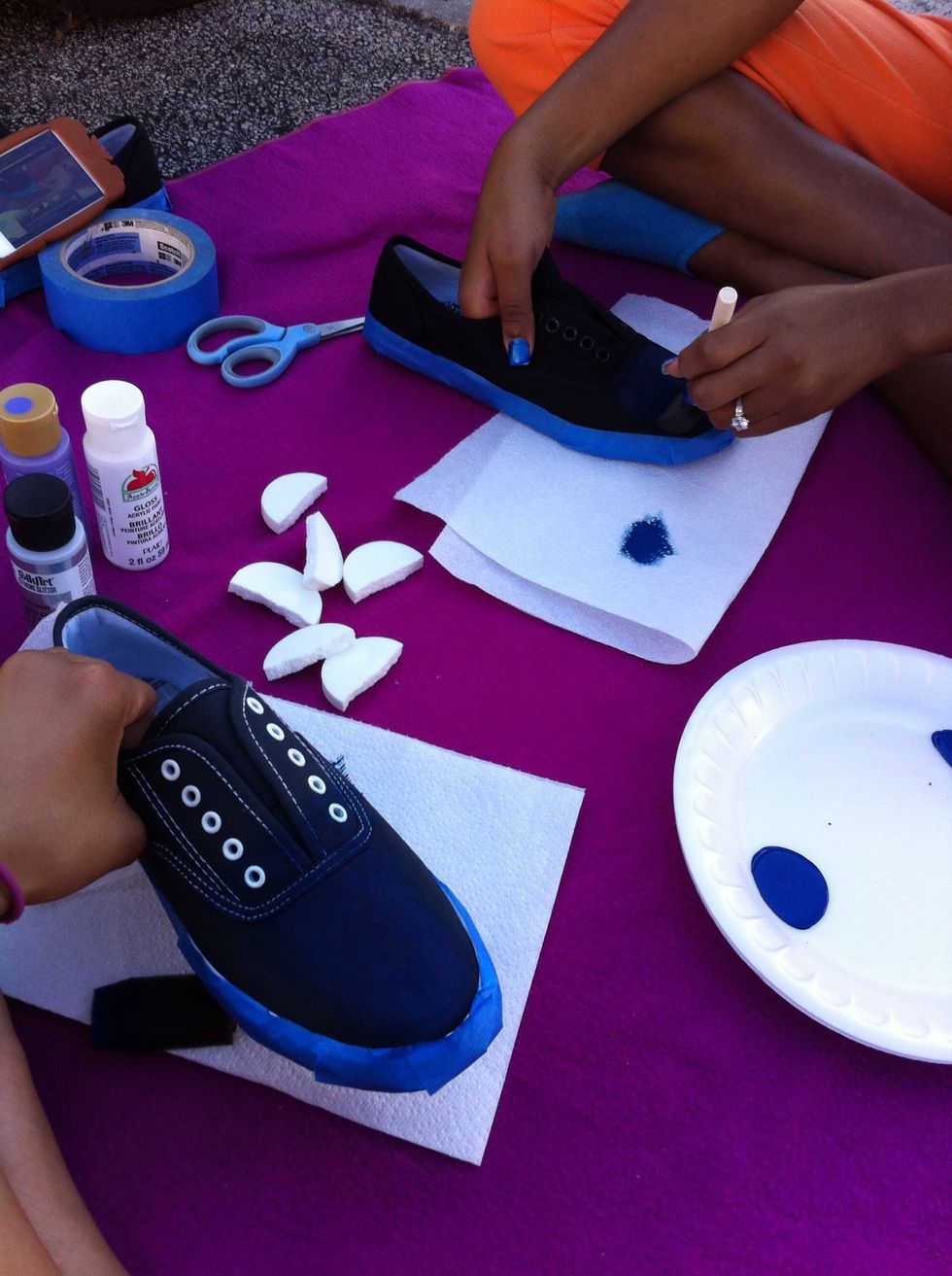 Dab the dark blue in the front and anywhere else you would like