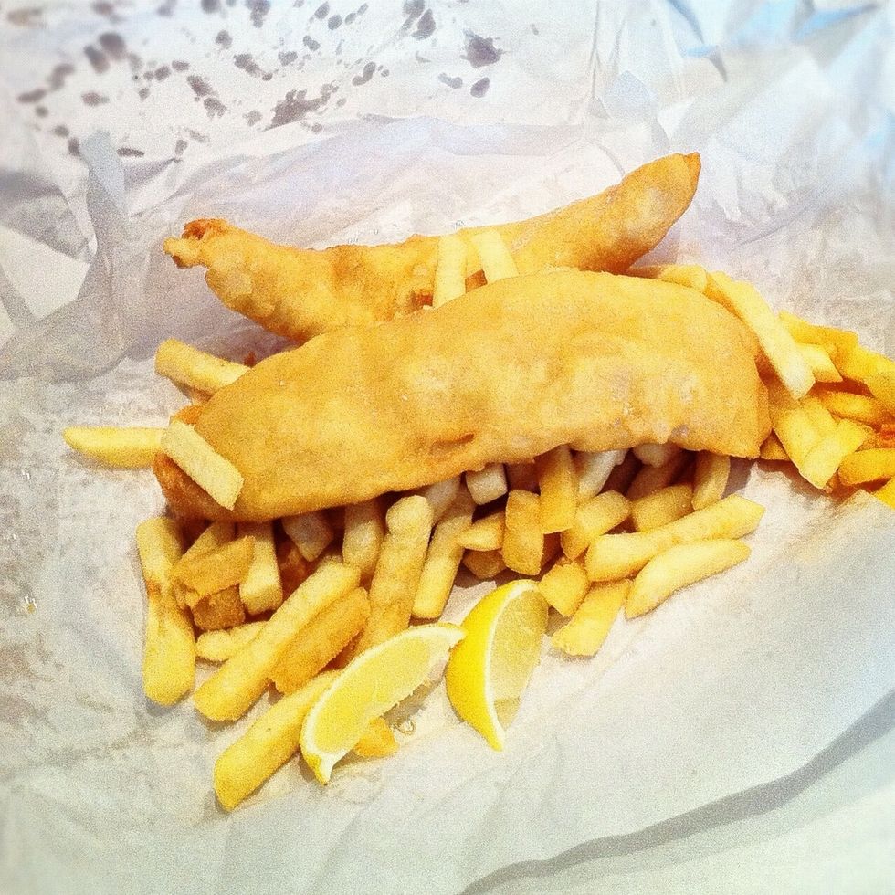 Day 1: Eat some lunch at the Lorne Fish and Chips (indoors). But save some chips for the cockatoos waiting for you outside. They'll take the food out of your palm.