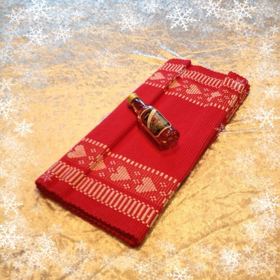 December 14th: A tablecloth and a mini snaps